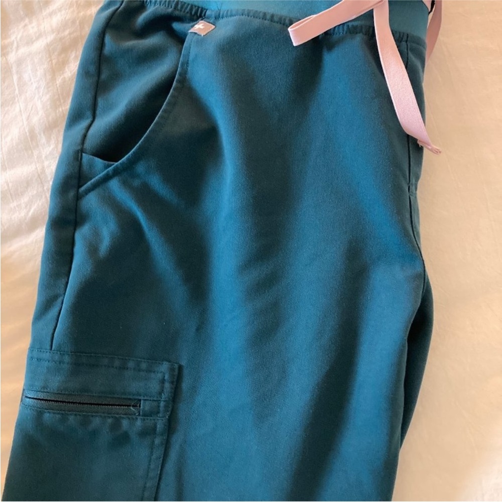Figs Zamora Scrub Pants in Caribbean Blue